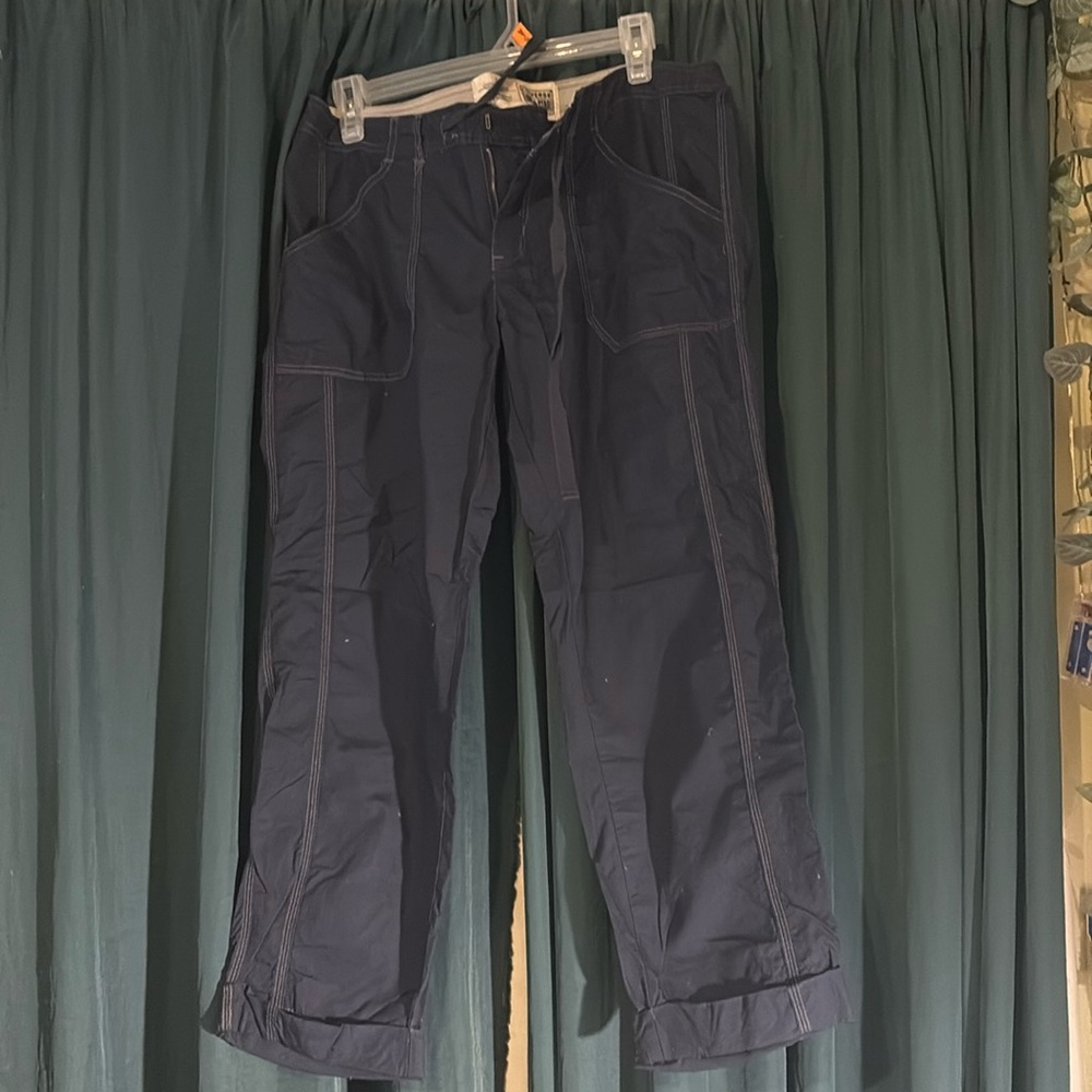 Converse brand Size 10 navy blue cropped pants.  Excellent condition